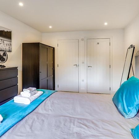 Exceptionally Spacious Central Canterbury Home Bagian luar foto